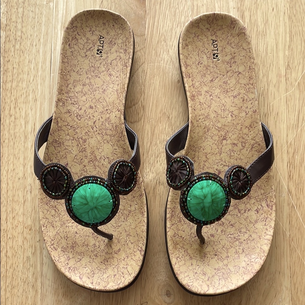 Apt. 9 Women's Green and Brown Sandals
Size 9.5